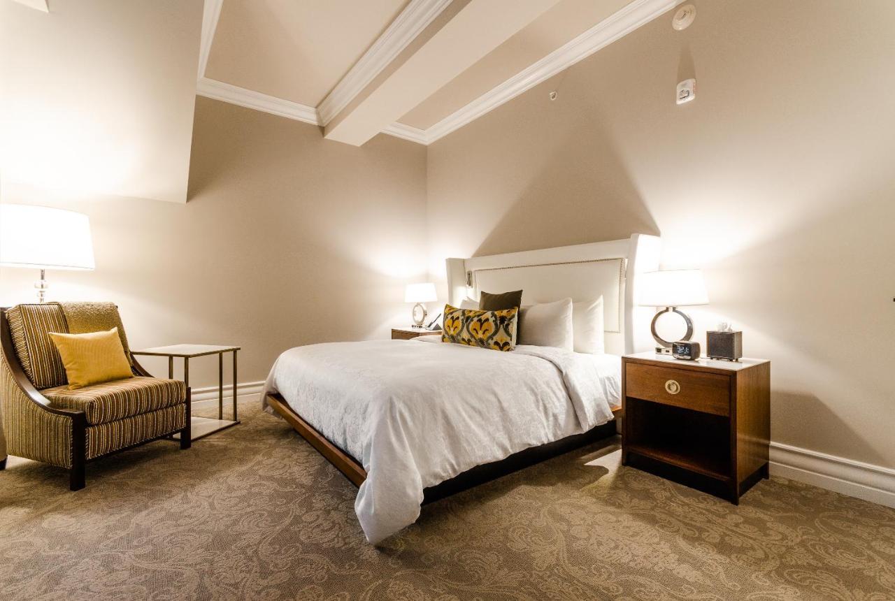 Hotel Birks Montréal Exterior foto A guest room at the Hotel Commonwealth