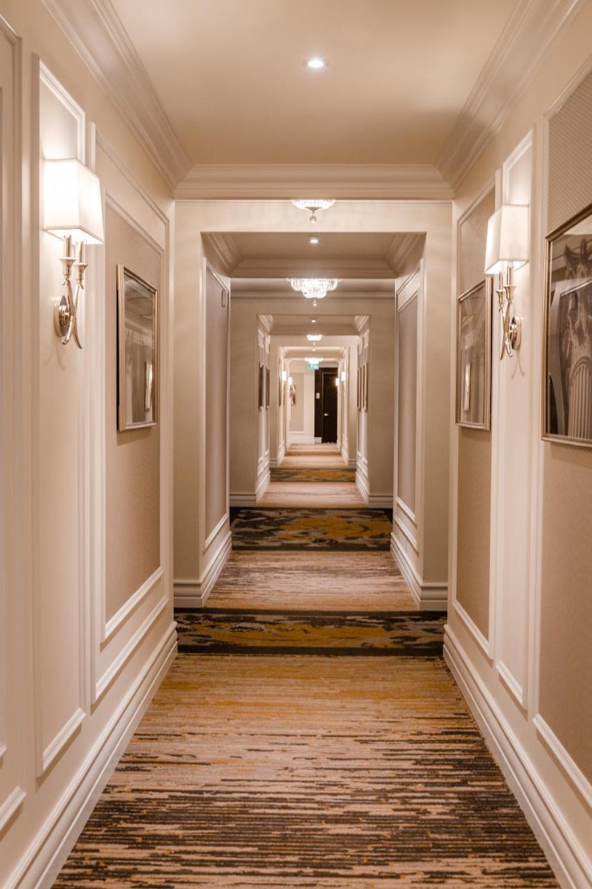 Hotel Birks Montréal Exterior foto A corridor at the hotel