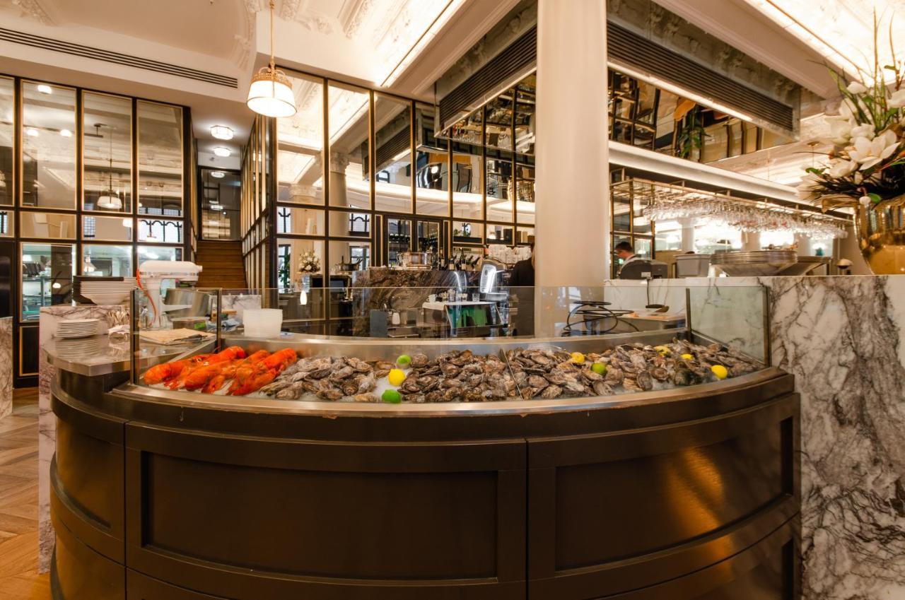 Hotel Birks Montréal Exterior foto Seafood display at the Oyster Bar